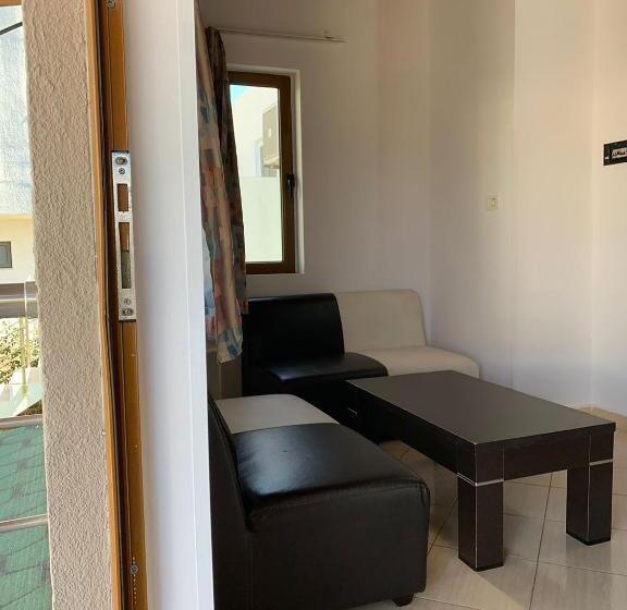 پانسیون Oxhaku Guest House