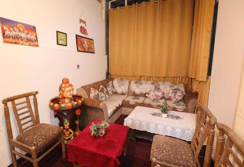 مبيت وإفطار Backwoods Suites Shimla