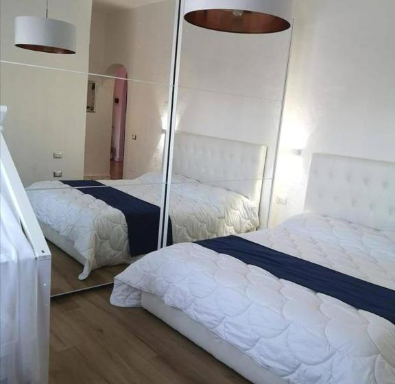 تختخواب و صبحانه Island Suites Waterfront Iun R5783