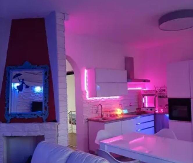 تختخواب و صبحانه Island Suites Waterfront Iun R5783