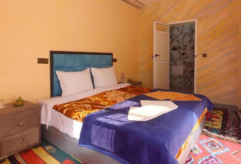 تختخواب و صبحانه View Peaks Lodge