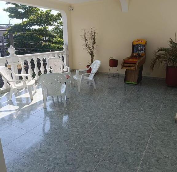 هتل کپسول Cambulos House