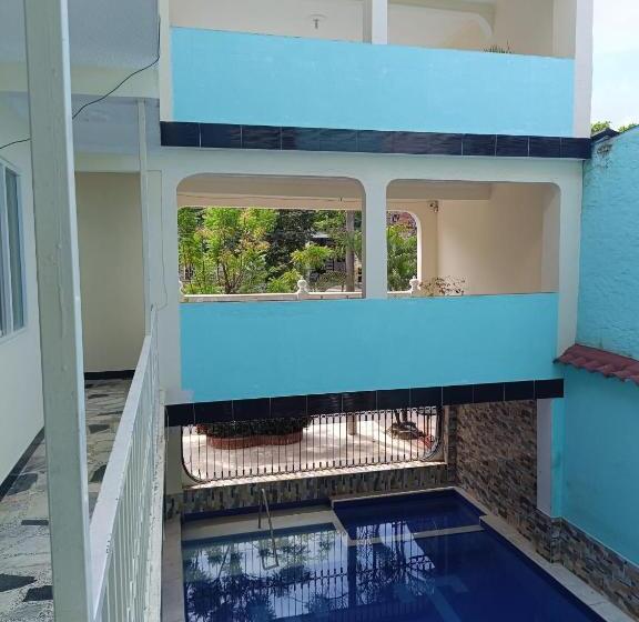 هتل کپسول Cambulos House