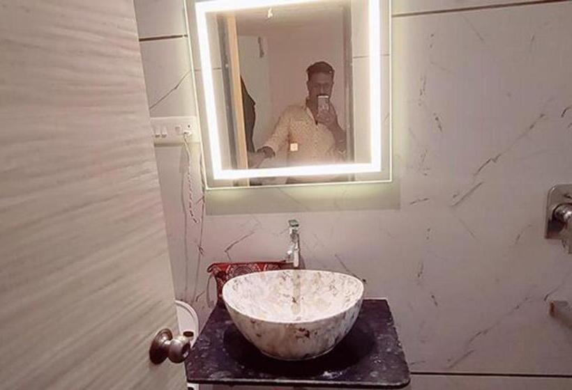 Fabhotel Green Valley I