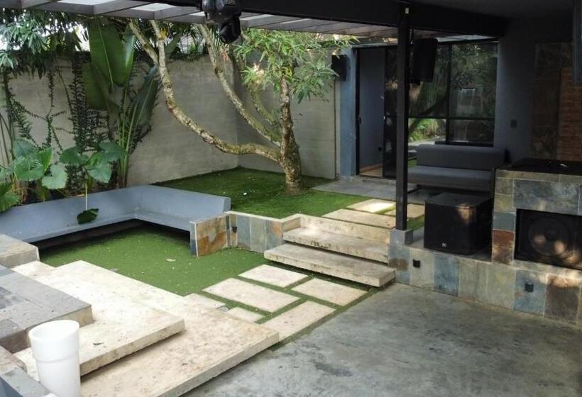 هتل Suites Lounge Cañasgordas