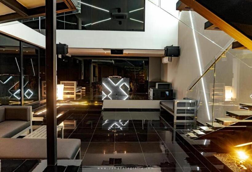 هتل Suites Lounge Cañasgordas