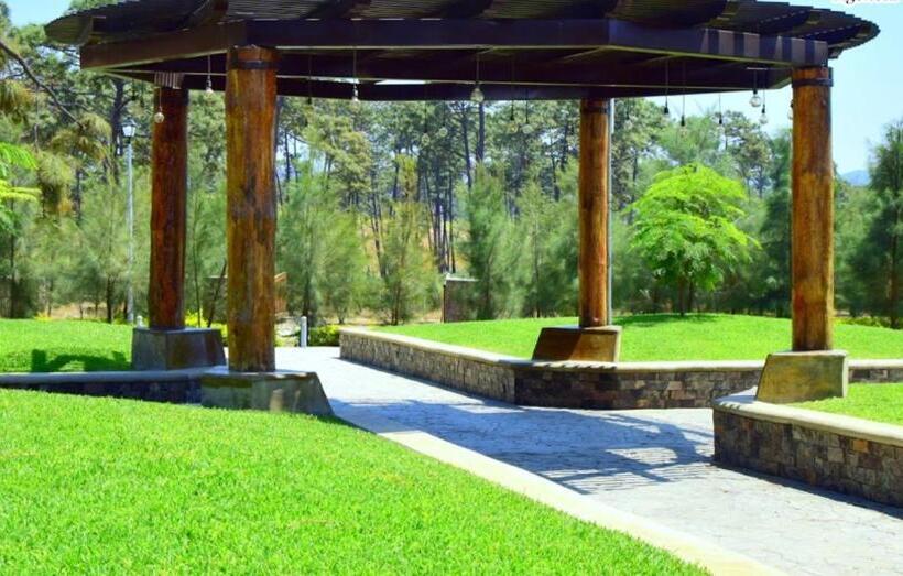 La Ocotera Hotel De Montaña