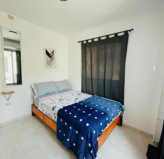 پانسیون De La Rosa Home