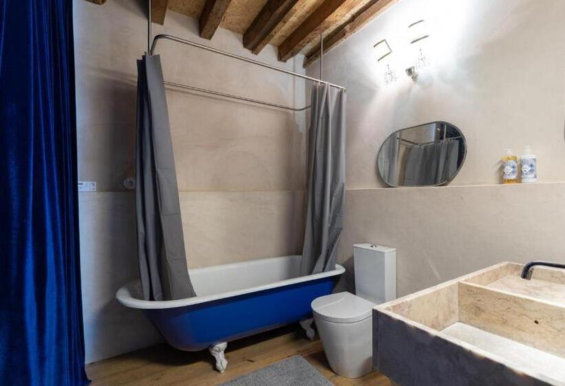 Pensão Double Room In 18th Century Style