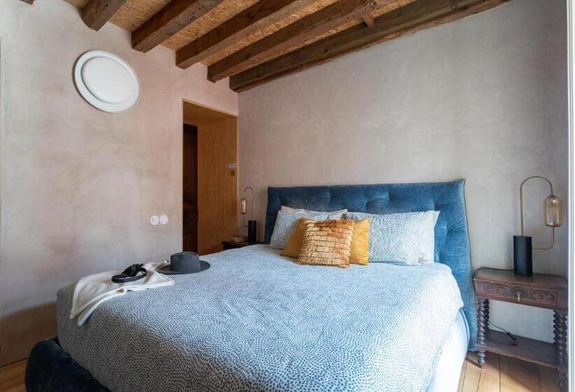 Pensão Double Room In 18th Century Style