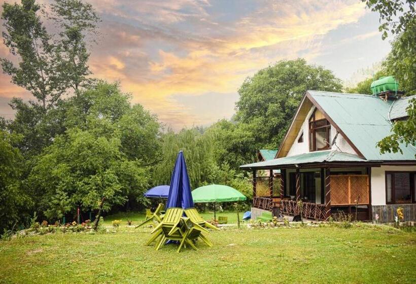 Курорт The River Front Luxury Cottage By Stay Pattern