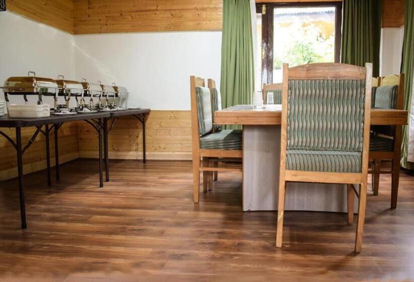 Курорт The River Front Luxury Cottage By Stay Pattern