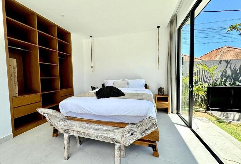 ユースホステル Nyepi Pagerwesi Villa Bali