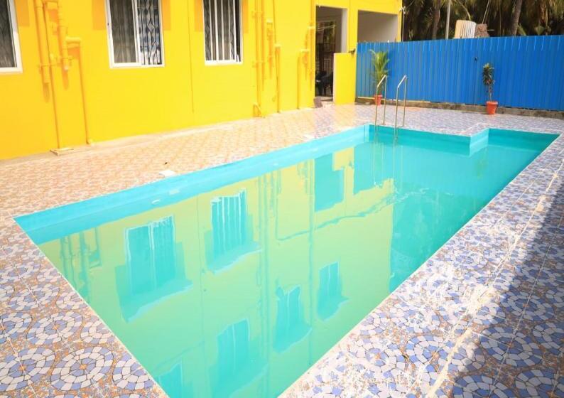 هتل Auro Galaxy Pondy With Swimming Pool