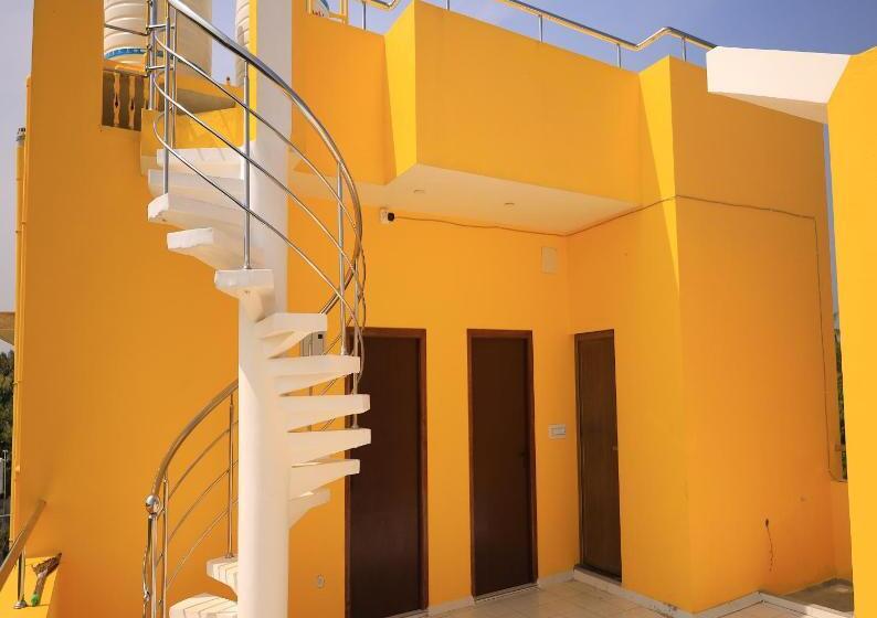 هتل Auro Galaxy Pondy With Swimming Pool