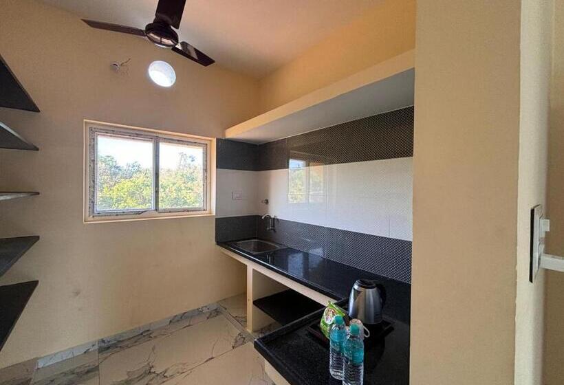 هتل Auro Galaxy Pondy With Swimming Pool