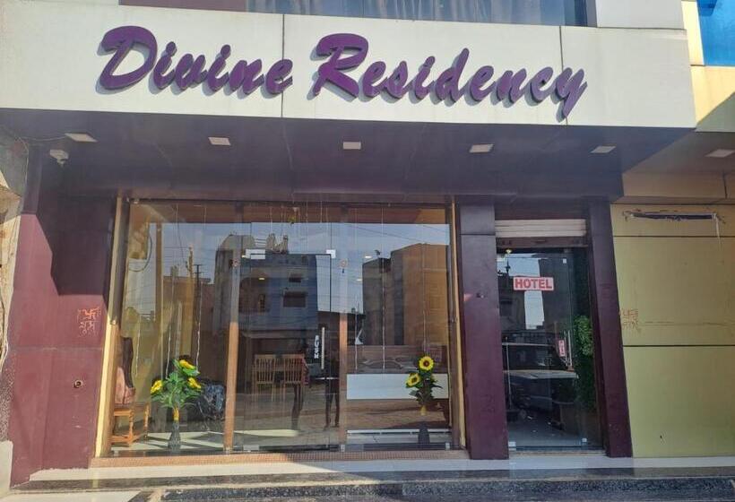 ホテル Divine And Restaurant