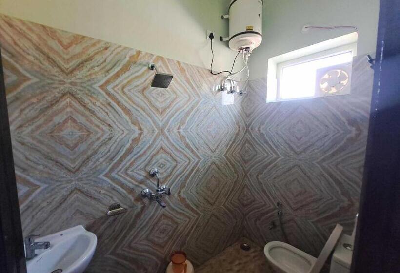 호텔 Heaven Inn Guest House & Restro