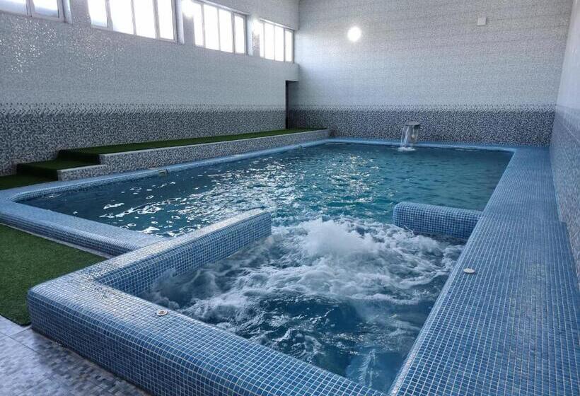 בית מלון כפרי Parvoz