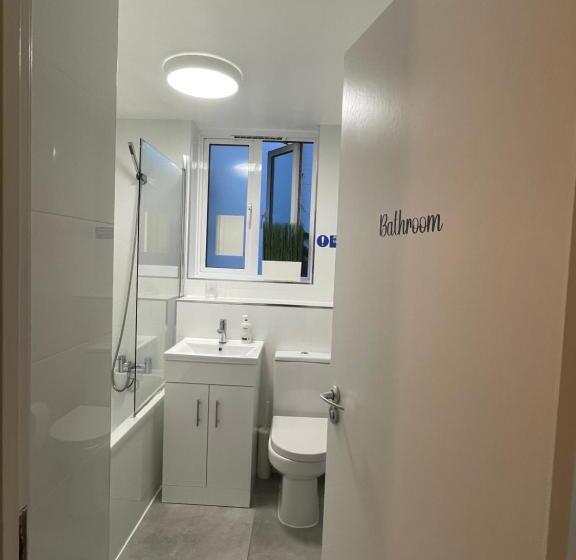 پانسیون Lovely Triple And Quadruple Bedrooms In Euston