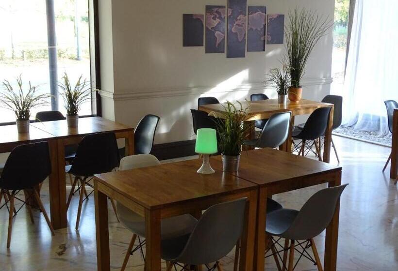 Пансион Room In Apartment   Value Stay Brussels South   Comfort Studio   Twin