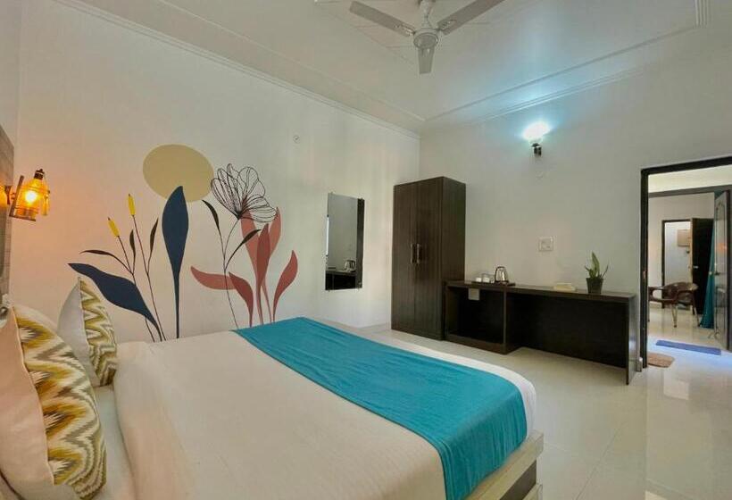 فندق صغير The Wraveler Tapovan Rooms And Dorms