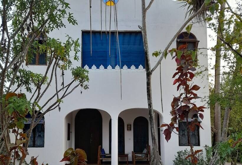 בית מלון כפרי Laguna Palace Michamvi Kae