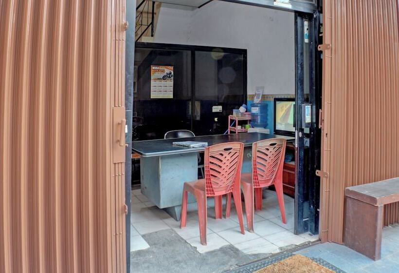 هتل Spot On 92834 Wisma Dira Tiara Syariah