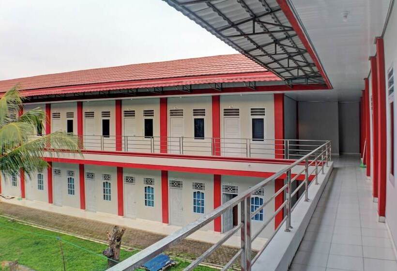 هتل Spot On 92834 Wisma Dira Tiara Syariah