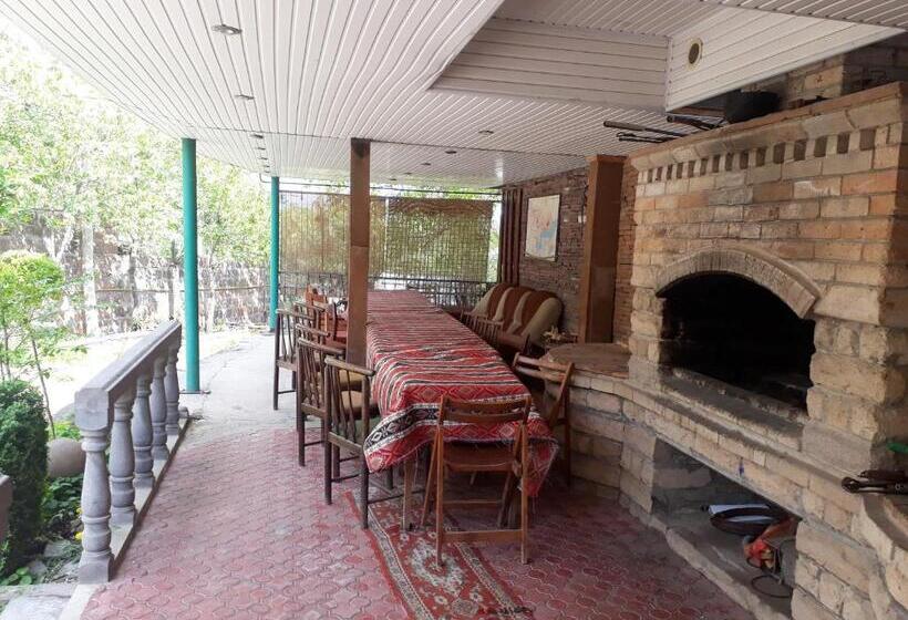 پانسیون Aghveran Eco Guest House