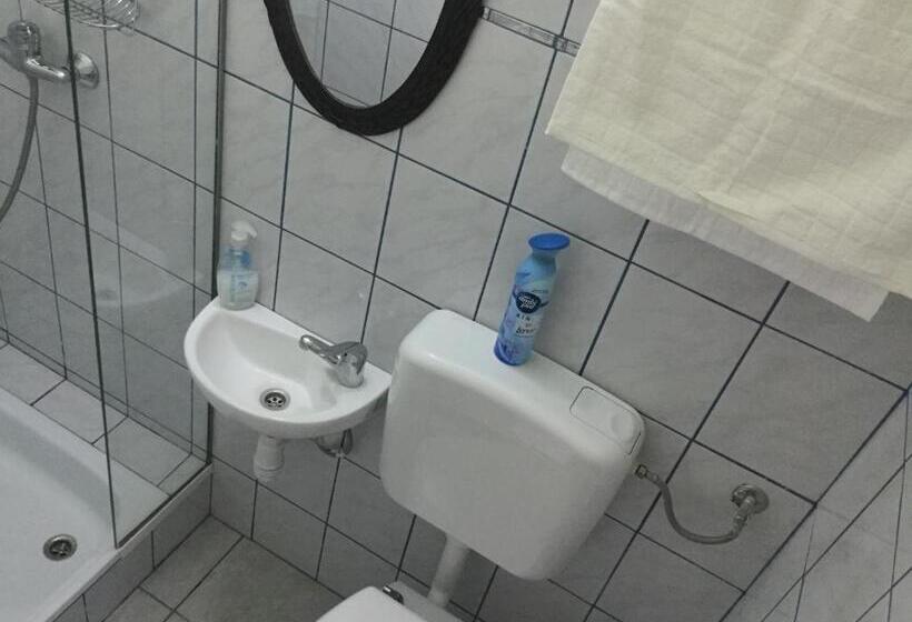 بنسيون Balatongyöngye Vendégház