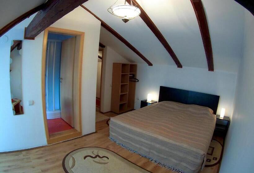 פנסיון Casa Gross