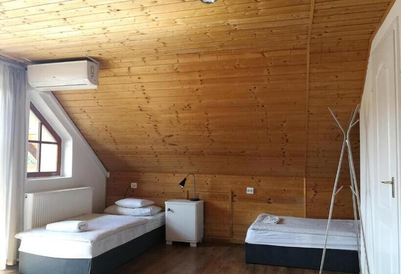 بنسيون Manoka Guest House