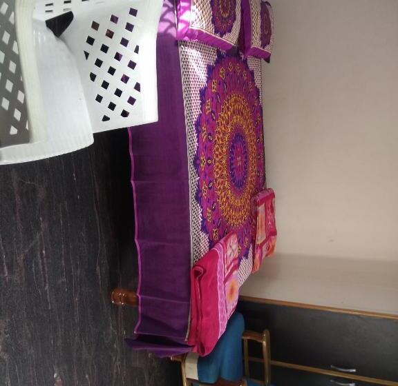 膳宿费 Rathna Home Stay