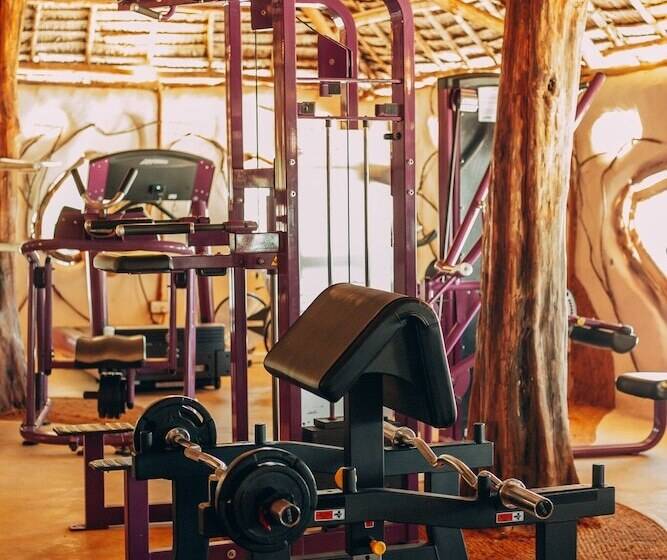 אתר נופש Kinazu Upepo Beach