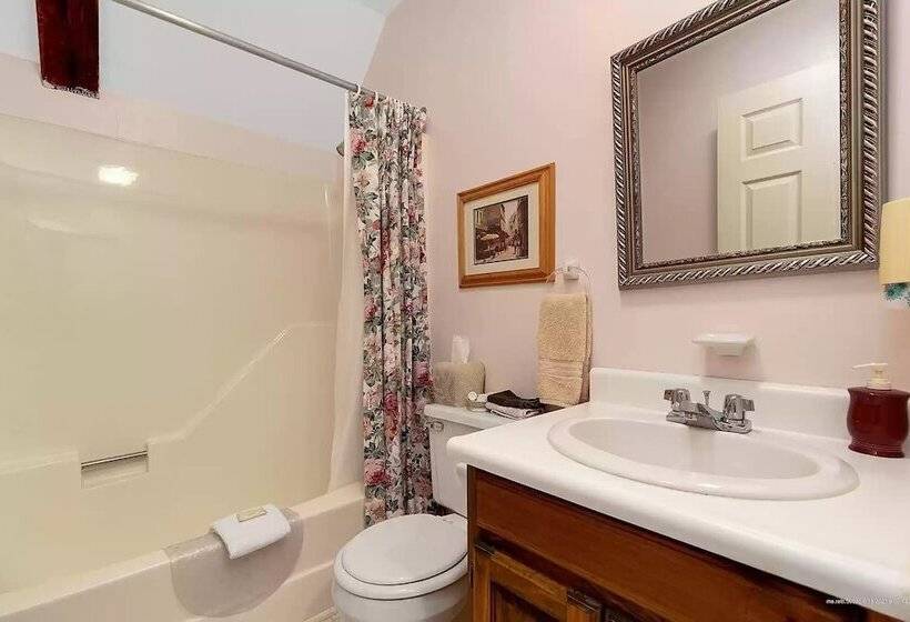 צימר Greenwood Manor Inn