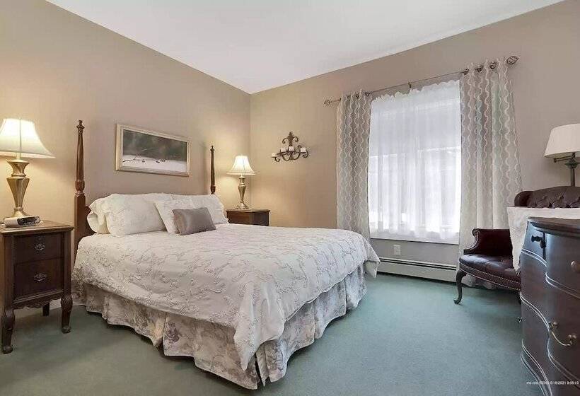 צימר Greenwood Manor Inn