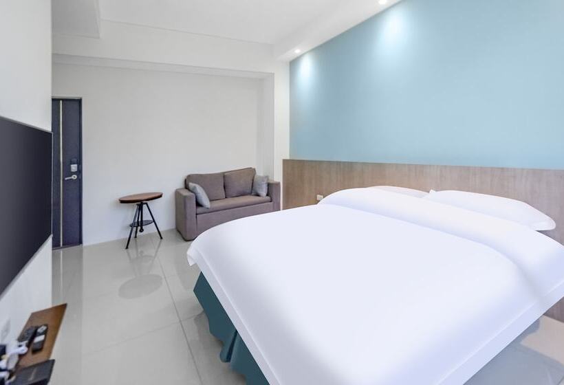 تختخواب و صبحانه Spring Rain Hostel