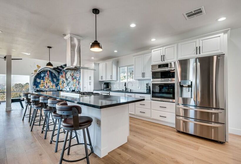 Charming Whittier Home W/ Views: 17 Mi To La