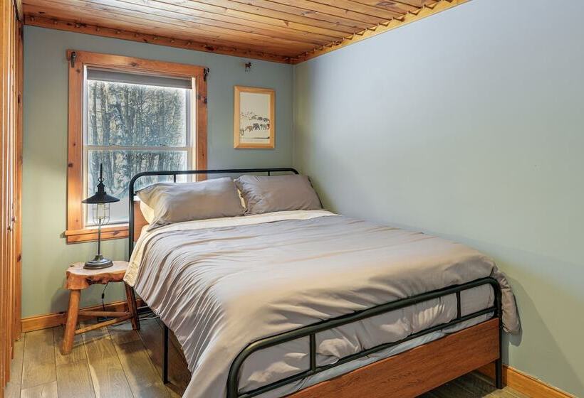 Cozy Cabin Between Stratton Resort & Mount Snow