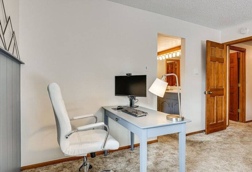 Enjoy Deck + Mtn Views: Grand Lake Retreat!