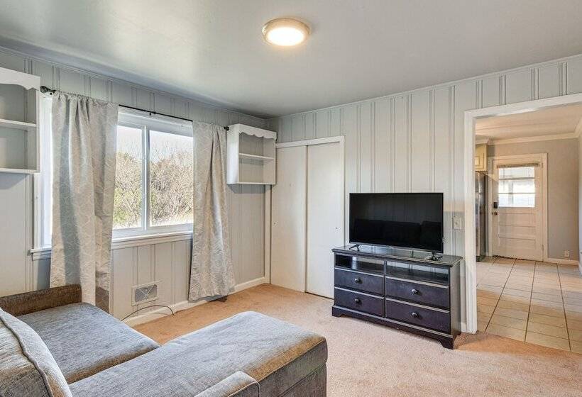 Greenville Home W/ Private Yard Near Downtown!