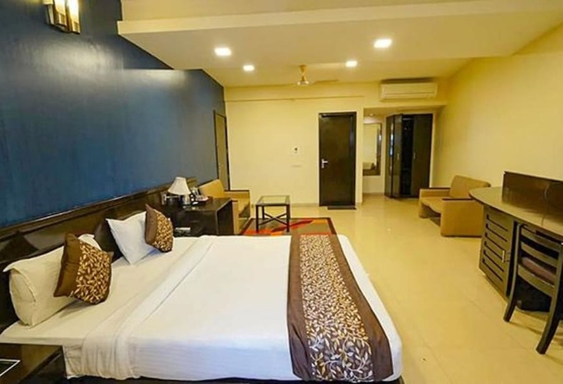 Fabhotel Sapphire