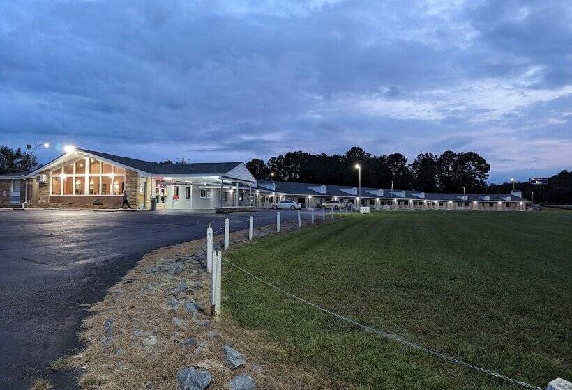 호텔 Travelers Inn