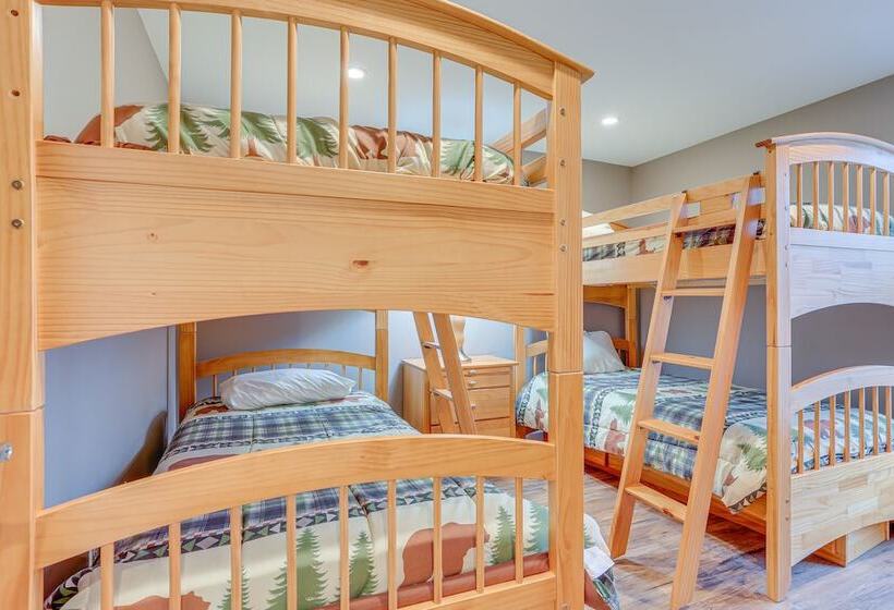 Hike, Swim & Ski: Home W/ Deck In Lackawaxen