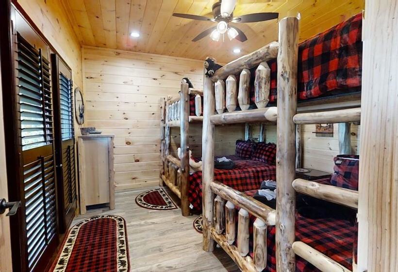 Lazy Bear Lodge