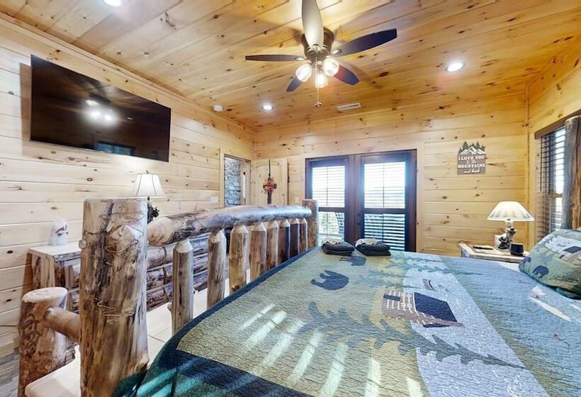 Lazy Bear Lodge
