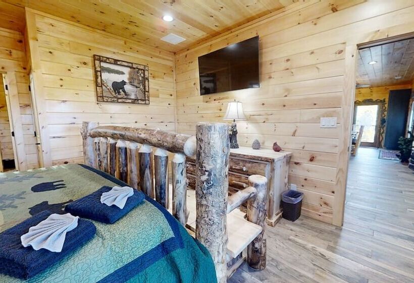 Lazy Bear Lodge