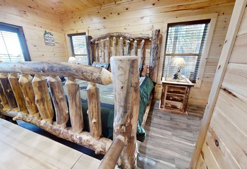 Lazy Bear Lodge