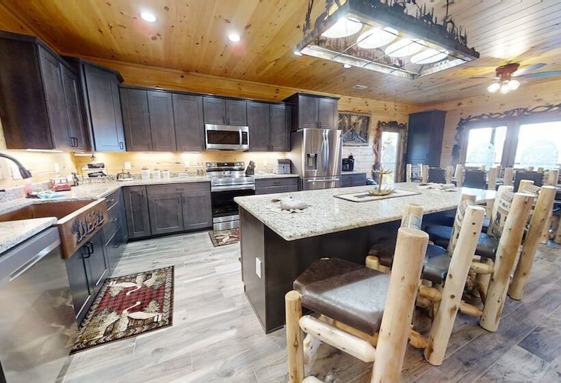 Lazy Bear Lodge